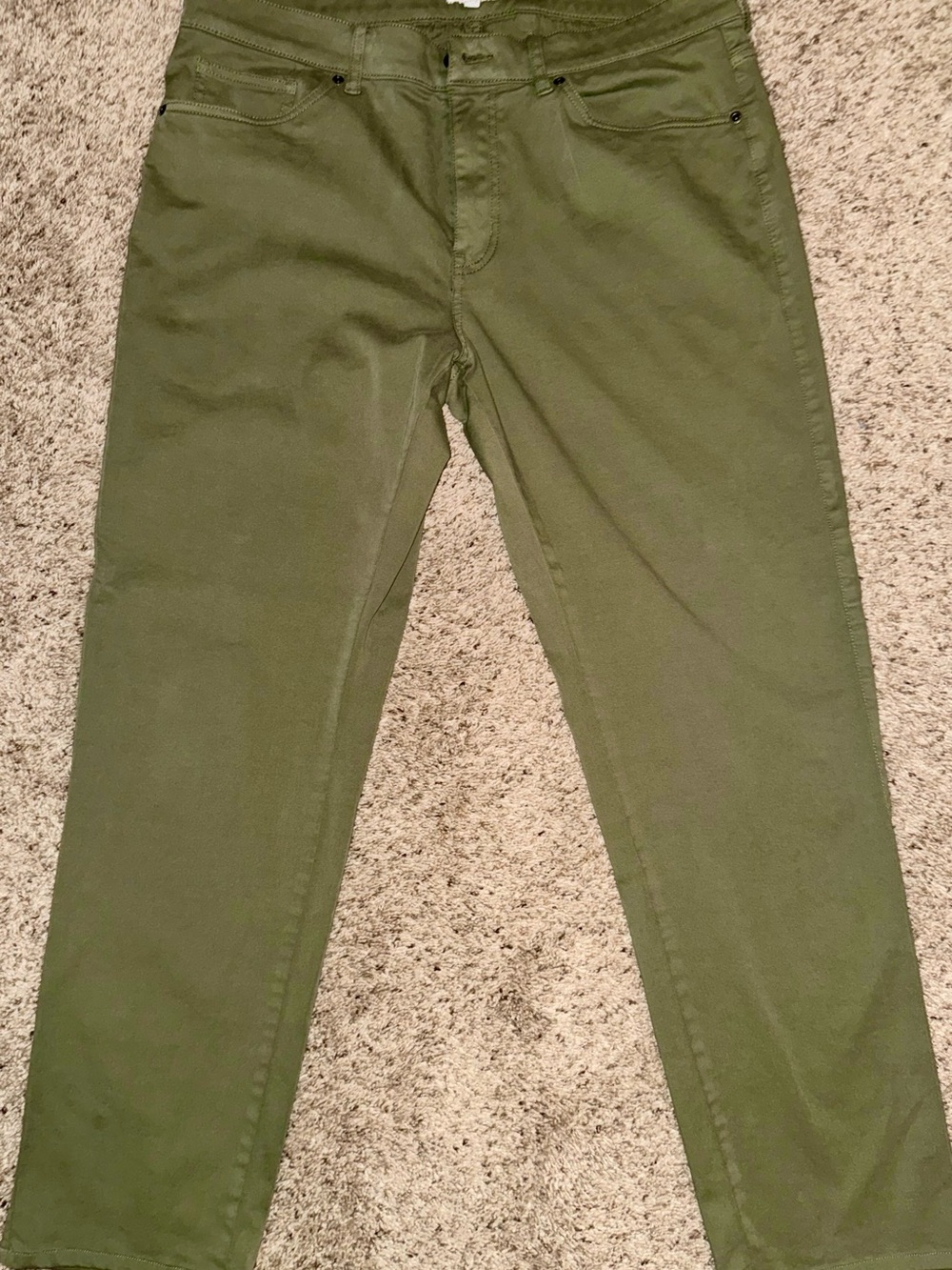 LNWOT Peter Millar Men’s Stretch Sateen pants in size 35x30 color Olive